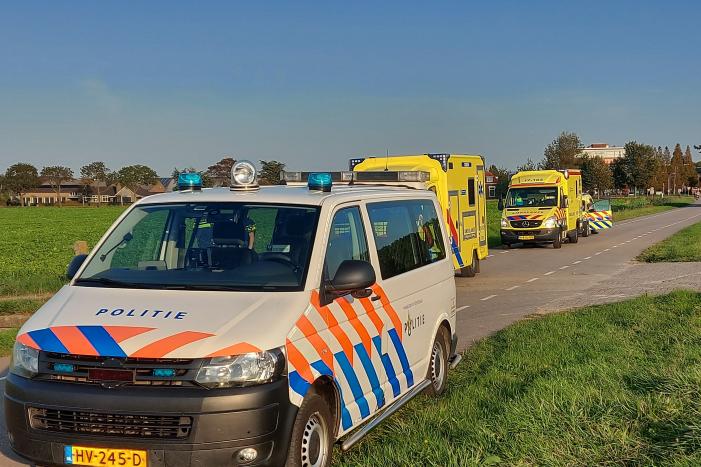 Persoon valt van ladder en raakt zwaargewond