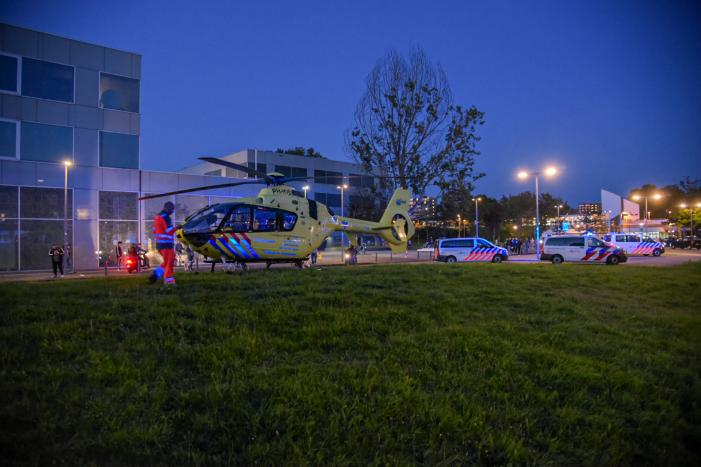 Persoon zwaargewond bij steekpartij