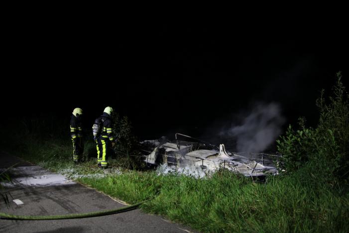 Zeilboot gaat in vlammen op