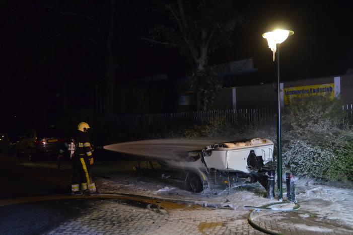 Boot op trailer uitgebrand