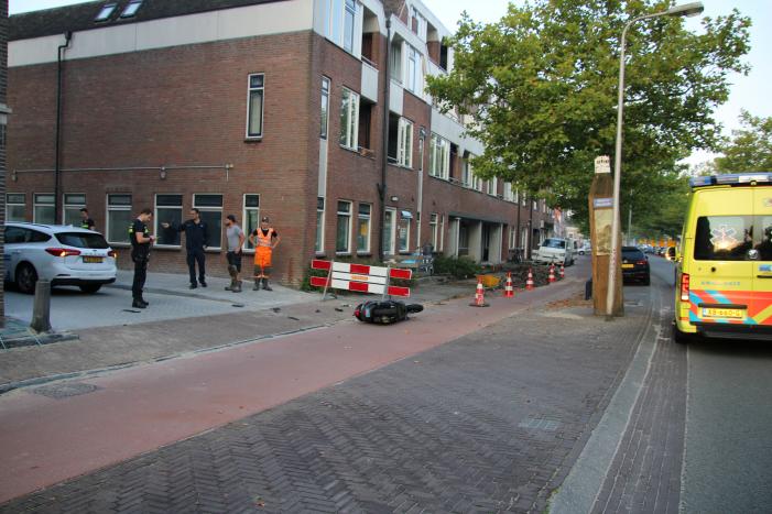 Scooterrijder gewond bij botsing met afslaande auto