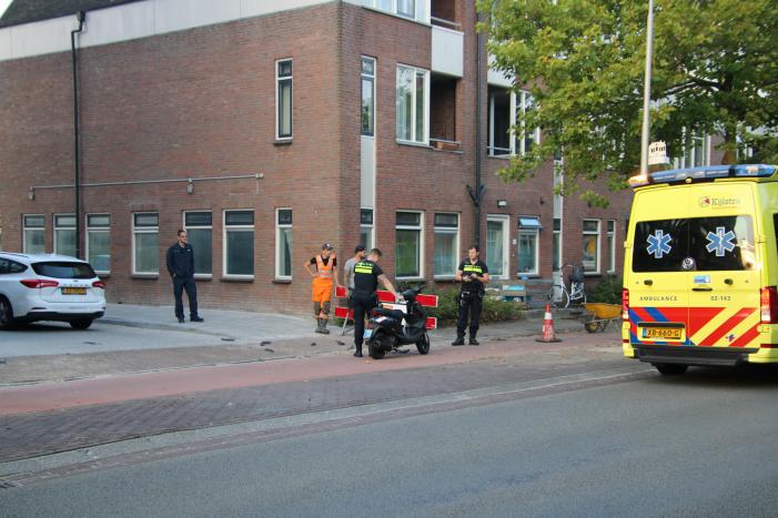 Scooterrijder gewond bij botsing met afslaande auto