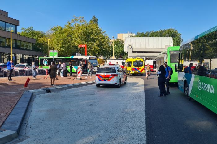 Vrouw op leeftijd aangereden door stadsbus