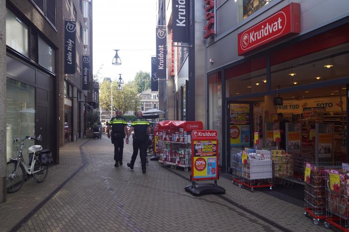 Jonge vrouw aangehouden bij drogisterij Kruidvat