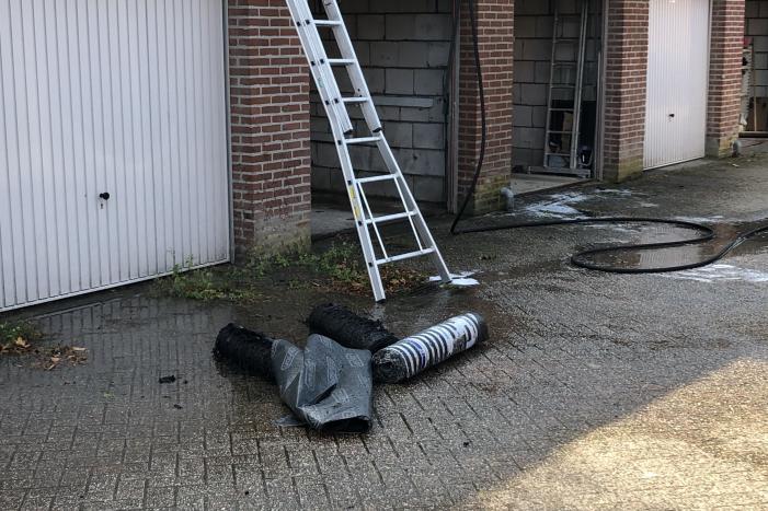 Garagedak vliegt in brand na werkzaamheden
