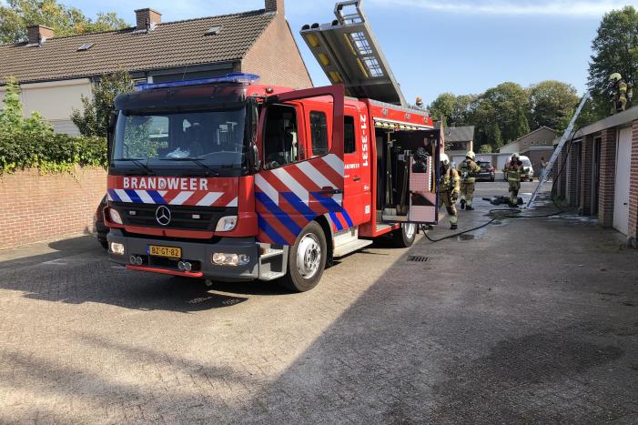 Garagedak vliegt in brand na werkzaamheden