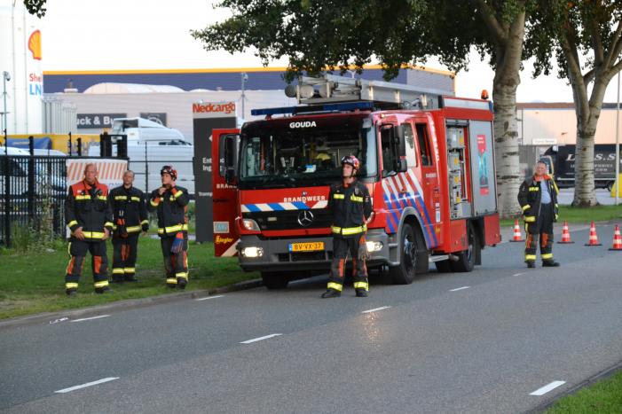 Gevaarlijk hangende tak verwijderd