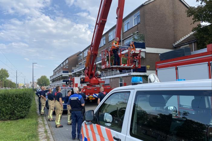 Politie haalt meerdere wietplanten van balkon