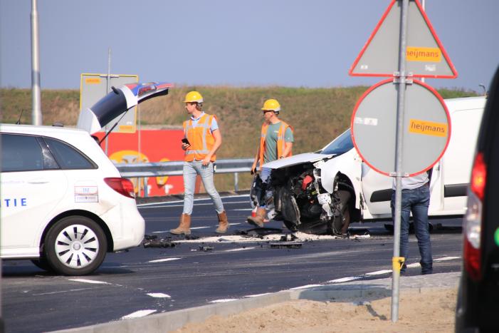 Forse schade bij verkeersongeval nieuwe afrit A12