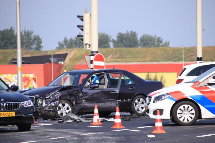 Forse schade bij verkeersongeval nieuwe afrit A12