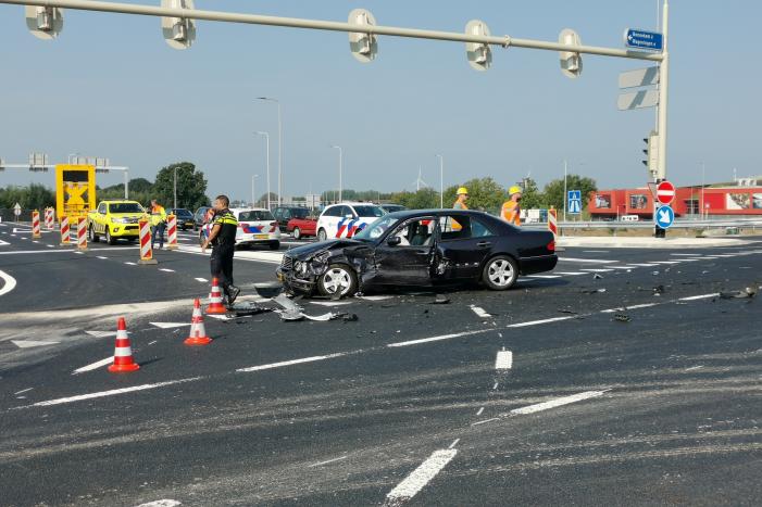 Forse schade bij verkeersongeval nieuwe afrit A12