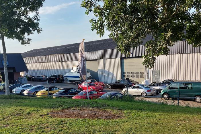 Inval garagebedrijf exclusief auto's in onderzoek naar internationaal drugsnetwerk