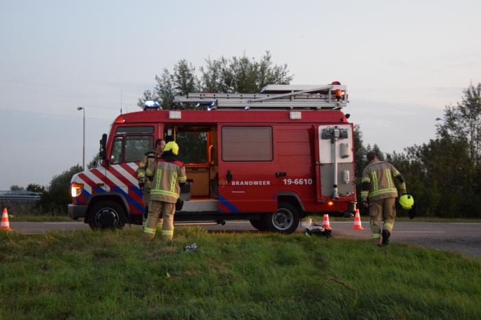 Brandweer zoekt naar mogelijk persoon te water