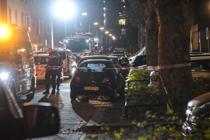 Man in auto overleden na schietincident