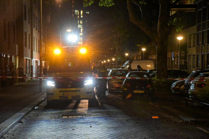 Man in auto overleden na schietincident