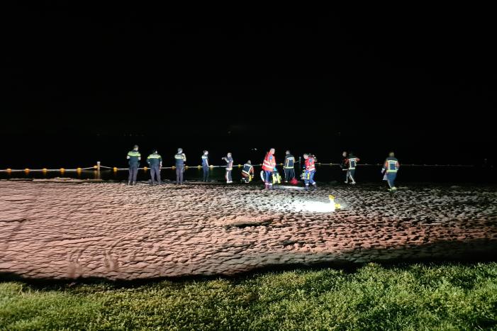 Massale inzet naar mogelijk persoon te water