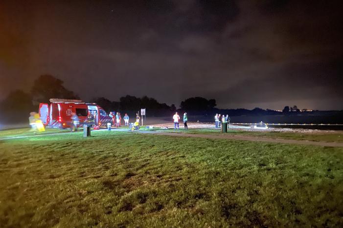 Massale inzet naar mogelijk persoon te water