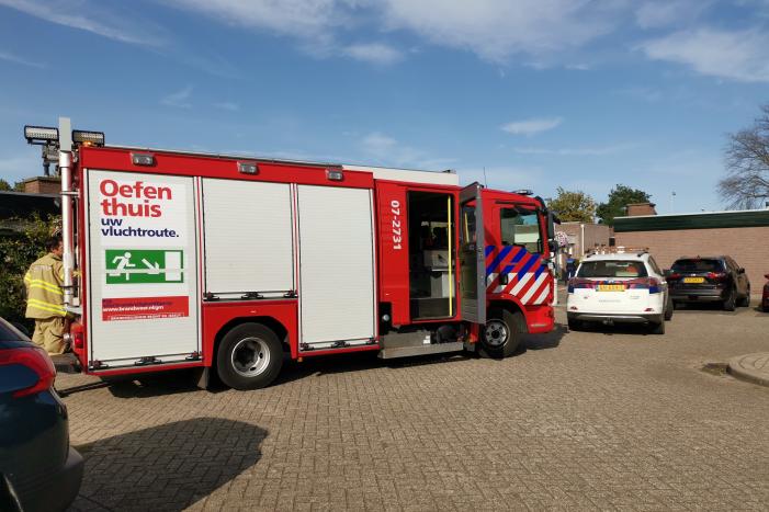 Dak vliegt in brand door verfbrander