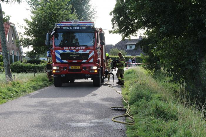Vuurwerk zorgt voor brand in boom