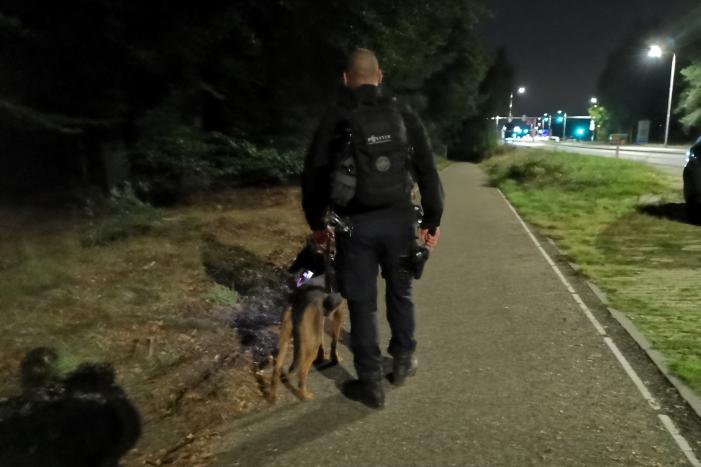 Politie zoekt met helikopter en speurhonden naar vermiste vrouw