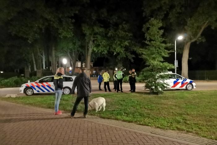 Politie zoekt met helikopter en speurhonden naar vermiste vrouw