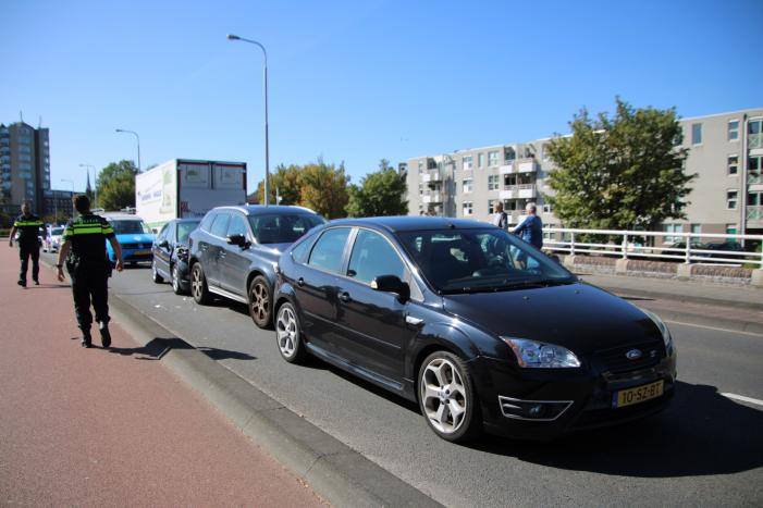 Veel schade bij kop-staartbotsing