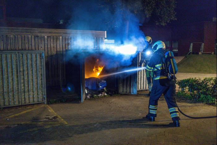 Papiercontainer verwoest door brand