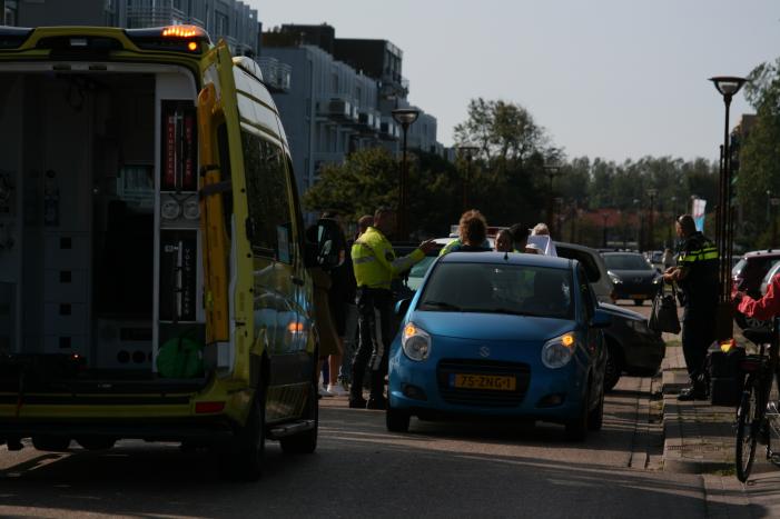 Vrouw gewond na aanrijding