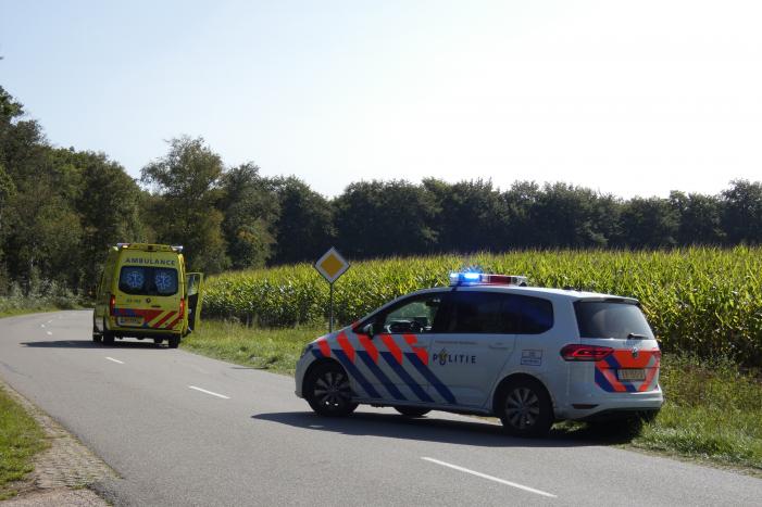 Motorrijder gaat onderuit en raakt gewond