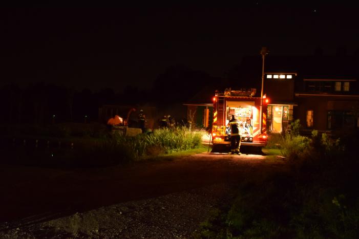 Veel rook bij brand in aanhanger