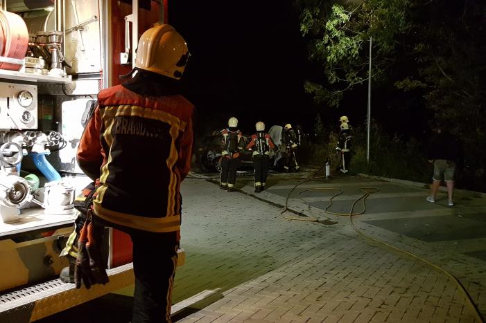 Flinke autobrand op parkeerplaats