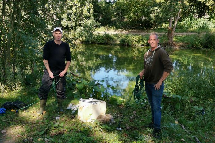 Magneetvissers halen gestolen kluis met urn uit water