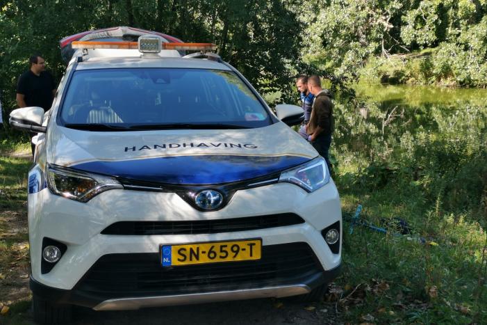 Magneetvissers halen gestolen kluis met urn uit water