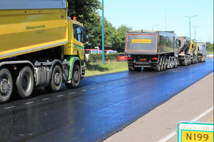 Asfaltering N199 in volle gang
