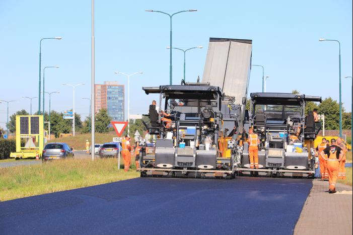 Asfaltering N199 in volle gang