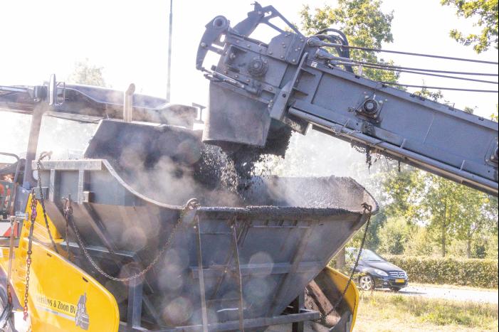 Asfaltering N199 in volle gang