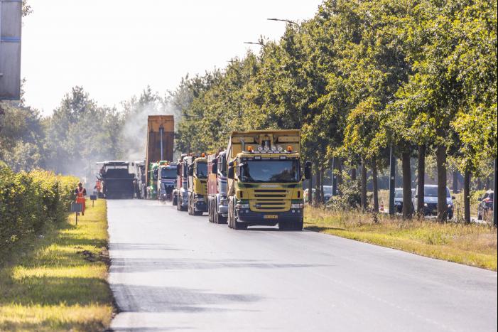 Asfaltering N199 in volle gang
