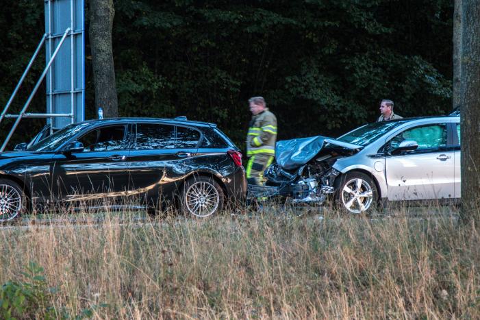 Meerdere voertuigen betrokken bij kop-staart botsing