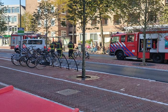 Brandweer ventileert woning na brand