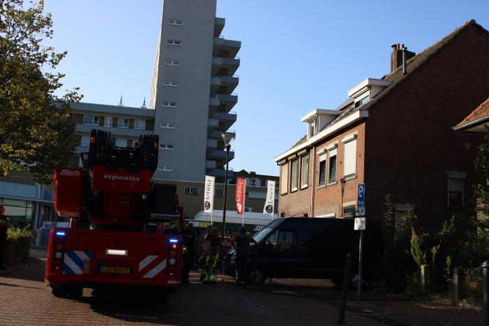 Vermoedelijk asbest vrijgekomen bij brand op dak van woning