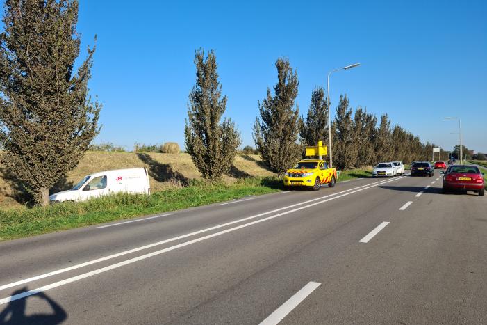 Kop-staart aanrijding met meerdere voertuigen