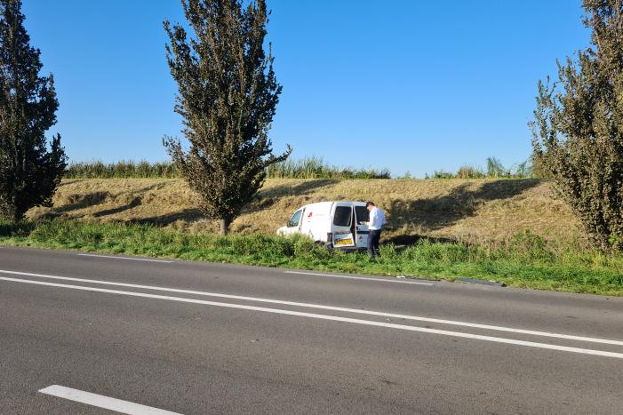 Kop-staart aanrijding met meerdere voertuigen