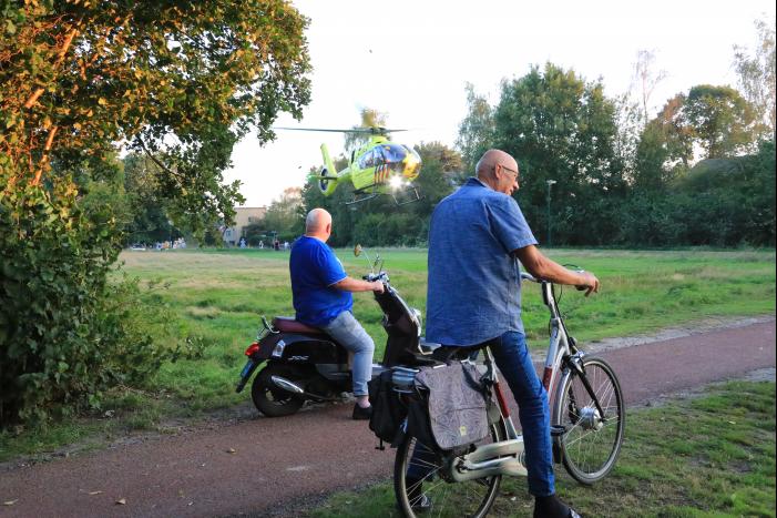 Traumahelikopter landt voor incident in woning