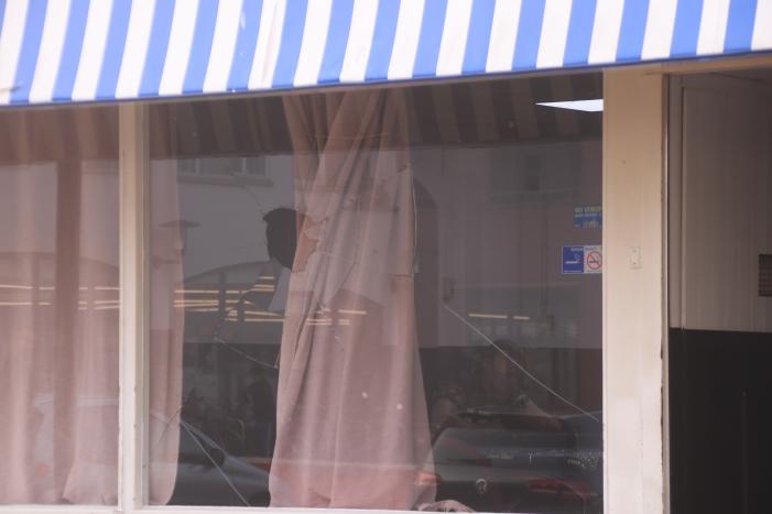 Onderzoek naar vernieling van ruit café Broadway