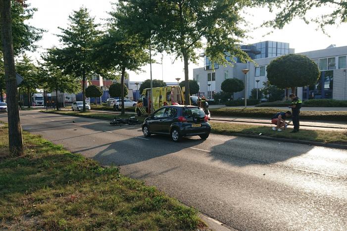 Motorrijder zwaargewond na aanrijding met auto