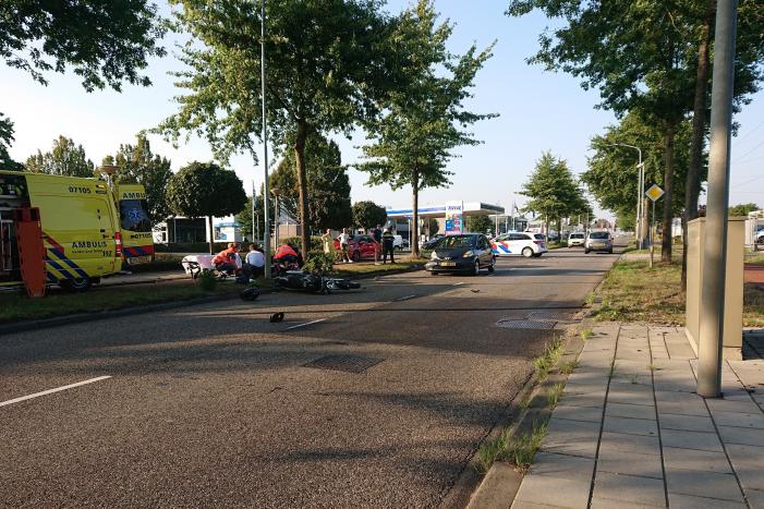 Motorrijder zwaargewond na aanrijding met auto