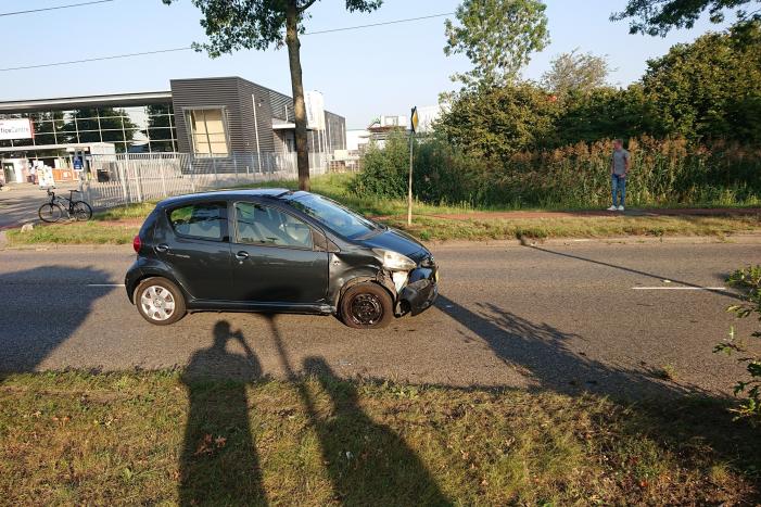 Motorrijder zwaargewond na aanrijding met auto