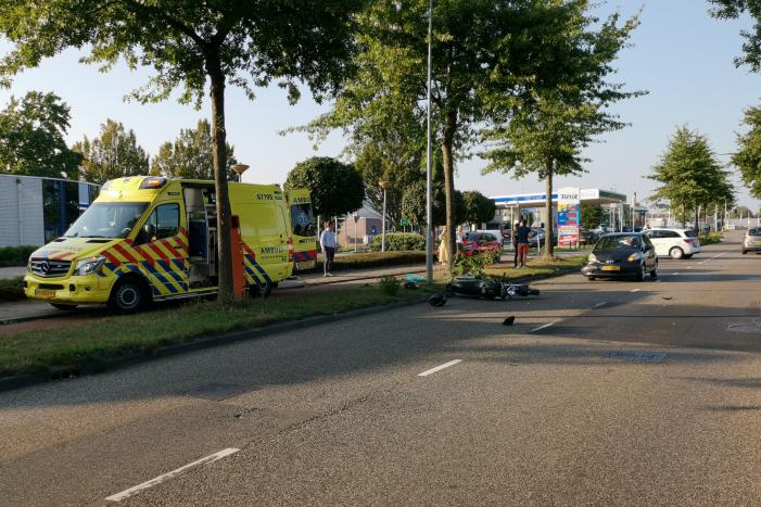 Motorrijder zwaargewond na aanrijding met auto