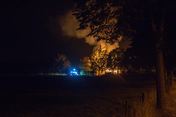 Rook en stank door hooibrand in Duitsland