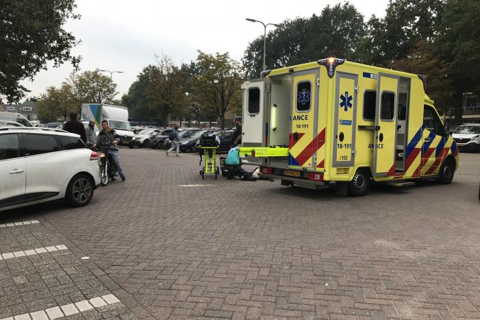 Fietser gewond na aanrijding met auto